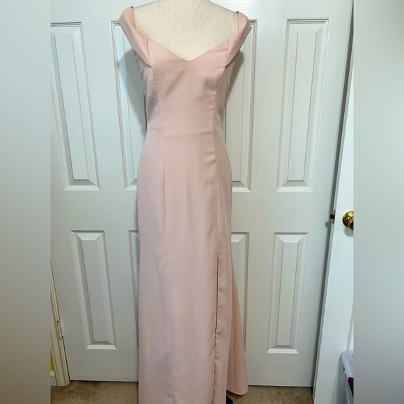 DRESSY COLLECTION VIVIAN DIAMOND V-NECK OFF SHOULDER FRONT SLIT GOWN. SIZE 4 REG - Picture 3 of 8